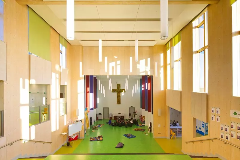 Project name: St Peters Primary School

|| Location: Gloucester

|| Architect: Feilden Clegg Bradley Studios
|| Developer/Client: Gloucestershire County Council
|| Main Contractor: E G Carter
|| Sub contractor(s): Velfac ltd