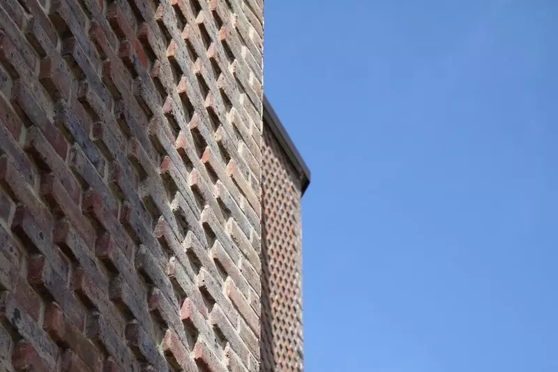 Brickwork patterns inspired by the golden section at Drapers' Academy