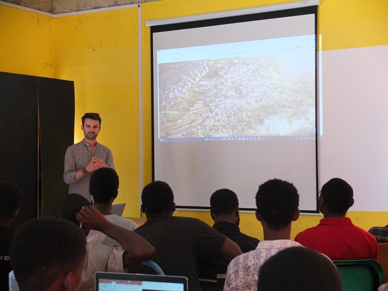 Nathan Fairbrother, discusses the landscape context of East Africa at workshops in Uganda for the School Design Guide